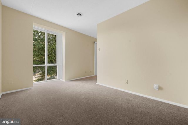 5701 INDIAN CT #8, Alexandria, VA 22303