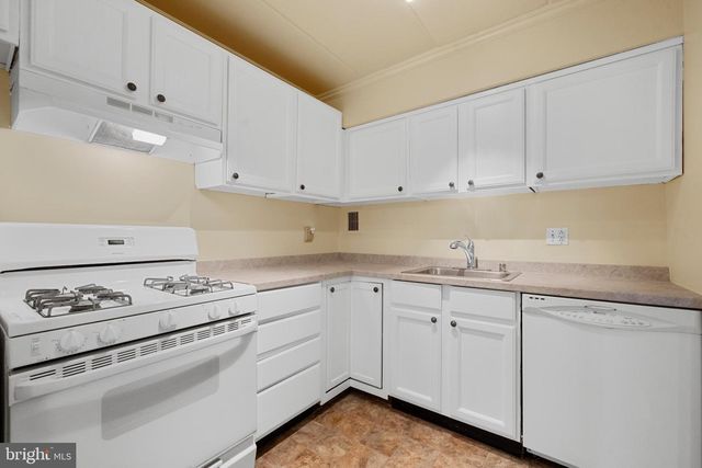 5701 INDIAN CT #8, Alexandria, VA 22303