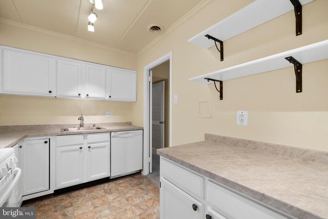 5701 INDIAN CT #8, Alexandria, VA 22303