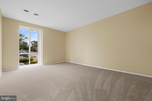 5701 INDIAN CT #8, Alexandria, VA 22303