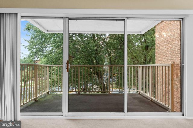 5701 INDIAN CT #8, Alexandria, VA 22303