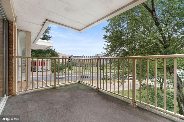 5701 INDIAN CT #8, Alexandria, VA 22303