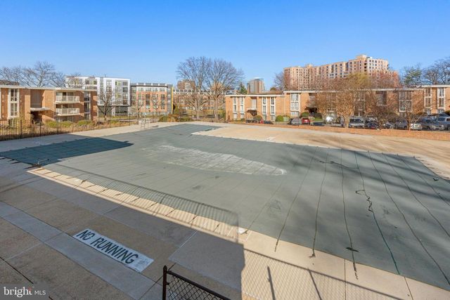 5701 INDIAN CT #8, Alexandria, VA 22303