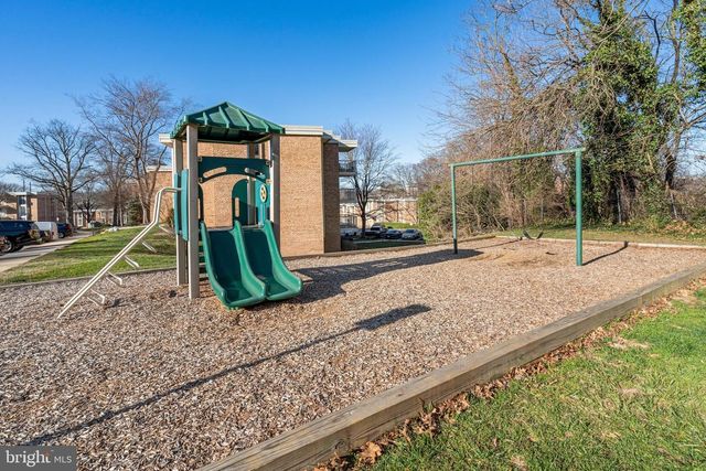 5701 INDIAN CT #8, Alexandria, VA 22303