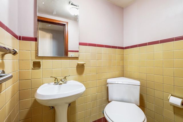 7039 Forest Avenue, Hammond, IN 46324