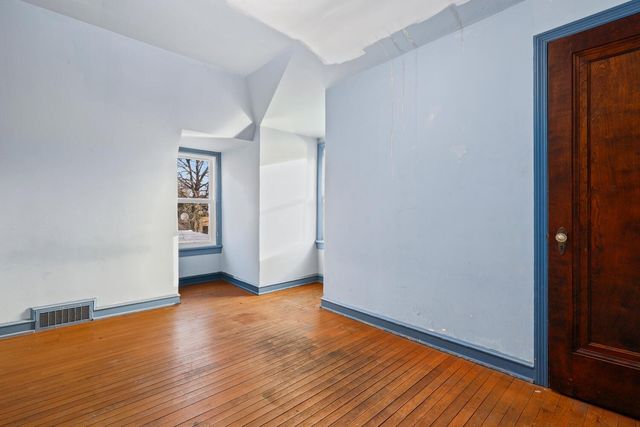 7039 Forest Avenue, Hammond, IN 46324