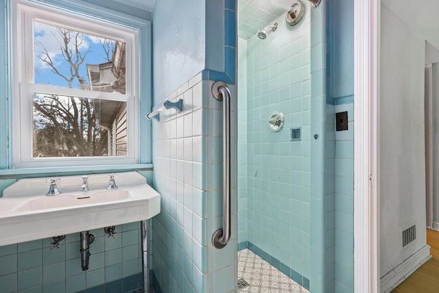 7039 Forest Avenue, Hammond, IN 46324