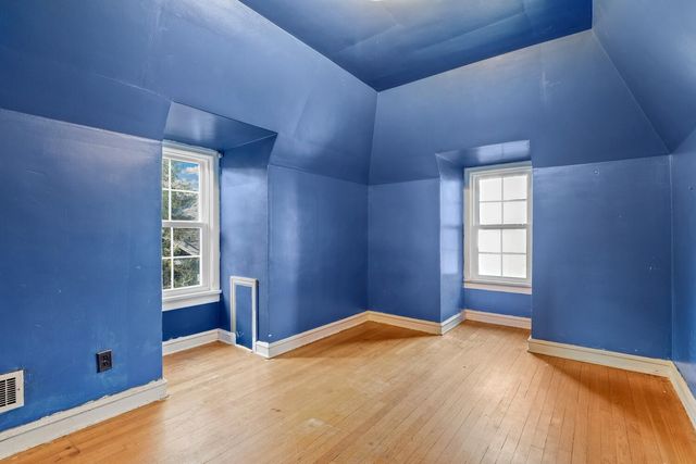 7039 Forest Avenue, Hammond, IN 46324