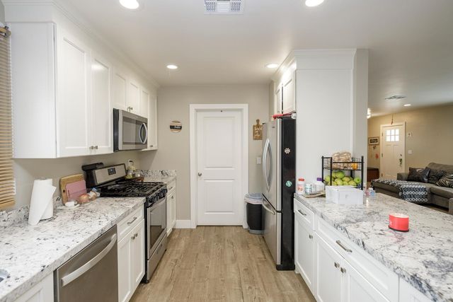 8712 Yosemite Blvd, Modesto, CA 95357