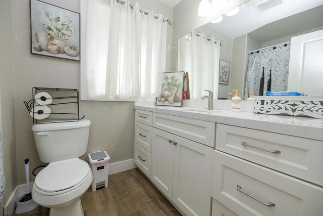 8712 Yosemite Blvd, Modesto, CA 95357