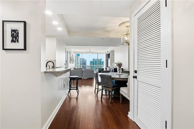 3338 Peachtree Road NE 2105, Atlanta, GA 30326