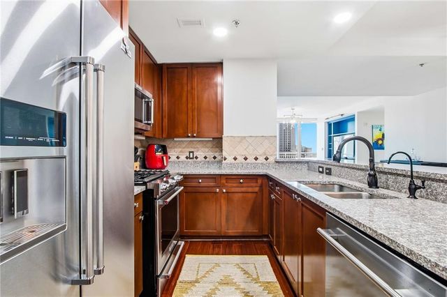 3338 Peachtree Road NE 2105, Atlanta, GA 30326