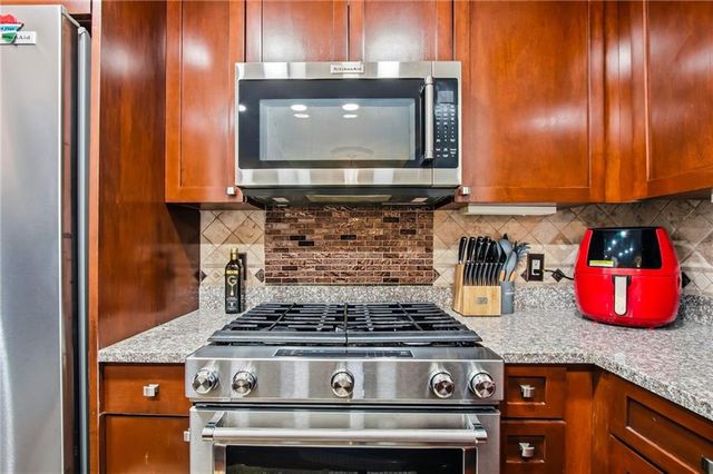 3338 Peachtree Road NE 2105, Atlanta, GA 30326