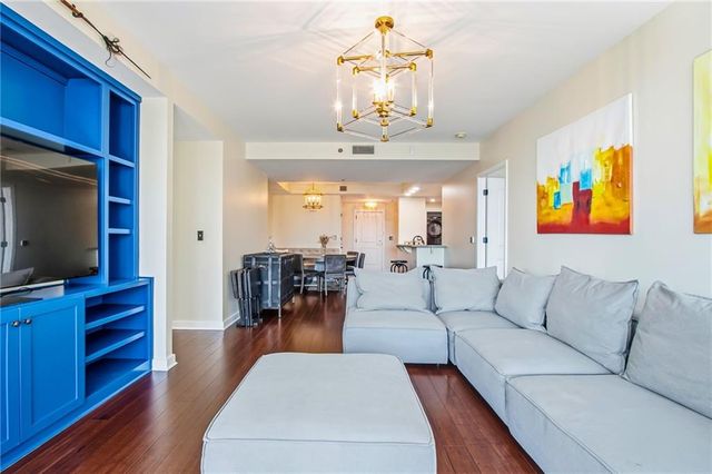3338 Peachtree Road NE 2105, Atlanta, GA 30326