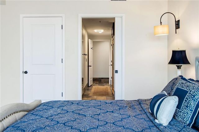 3338 Peachtree Road NE 2105, Atlanta, GA 30326