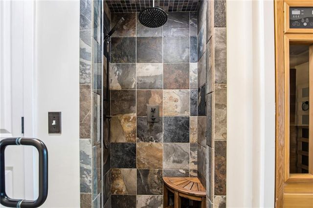 3338 Peachtree Road NE 2105, Atlanta, GA 30326