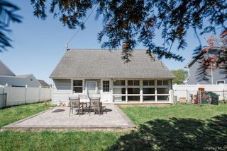 71 Chimney Lane, Levittown, NY 11756