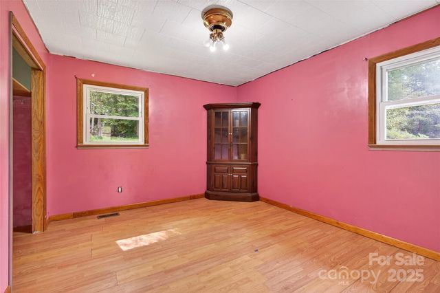 1532 Ashworth Road, Marion, NC 28752