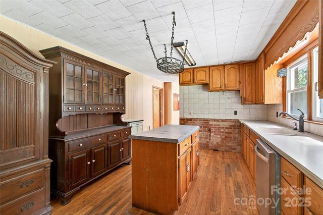 1532 Ashworth Road, Marion, NC 28752
