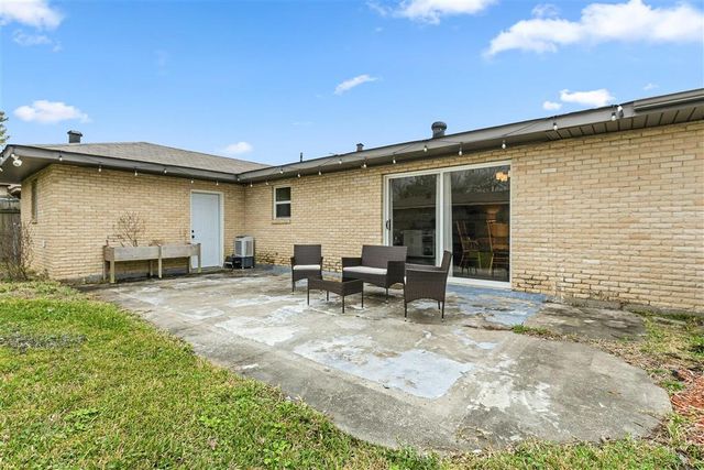 201 Crestwood St Street, Lake Charles, LA 70605