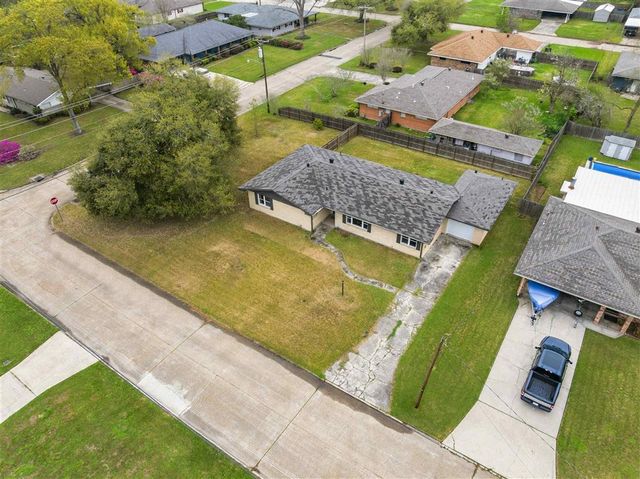 201 Crestwood St Street, Lake Charles, LA 70605