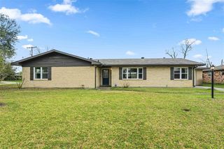 201 Crestwood St Street, Lake Charles, LA 70605