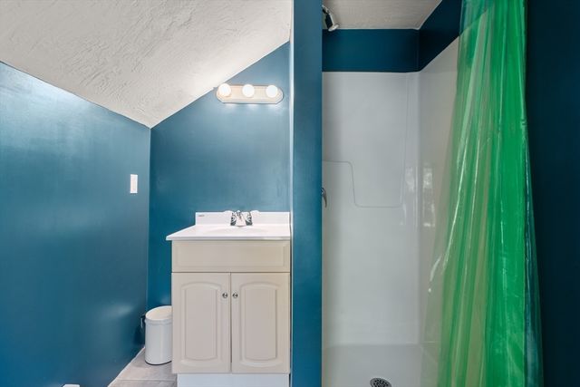 224 Turkey Hill Rd, Rutland, MA 01543