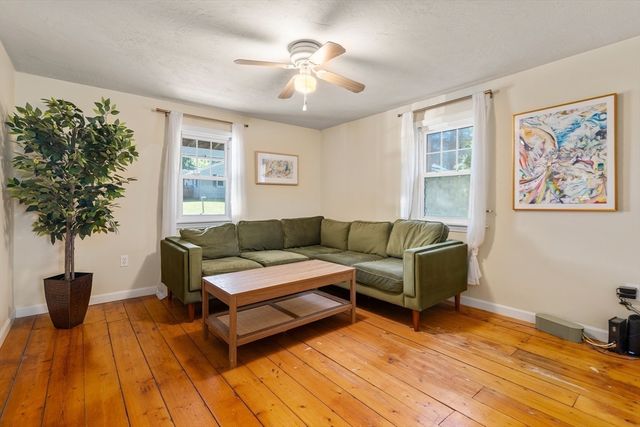 224 Turkey Hill Rd, Rutland, MA 01543