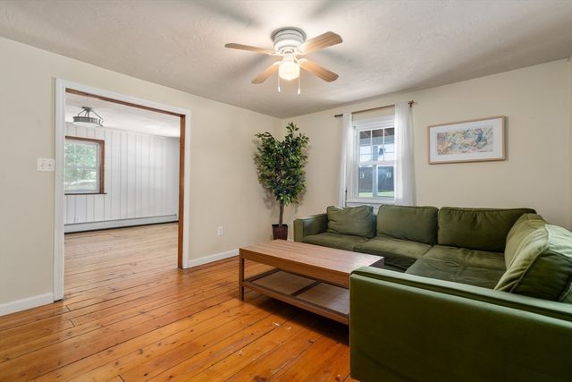 224 Turkey Hill Rd, Rutland, MA 01543