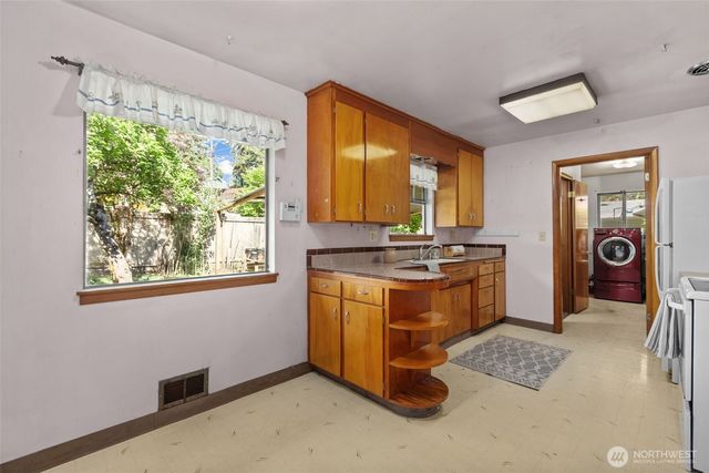 10507 Earley Avenue SW, Lakewood, WA 98499