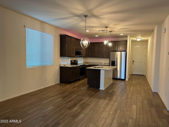 17768 W Daley Lane, Surprise, AZ 85387