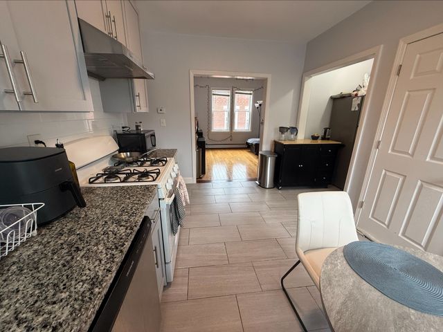 29 Waverly St 2, Boston, MA 02135