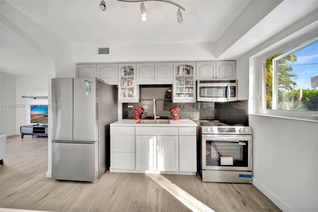 2304 SE 13th Ct, Pompano Beach, FL 33062