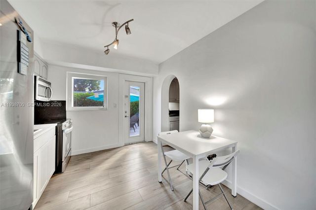 2304 SE 13th Ct, Pompano Beach, FL 33062