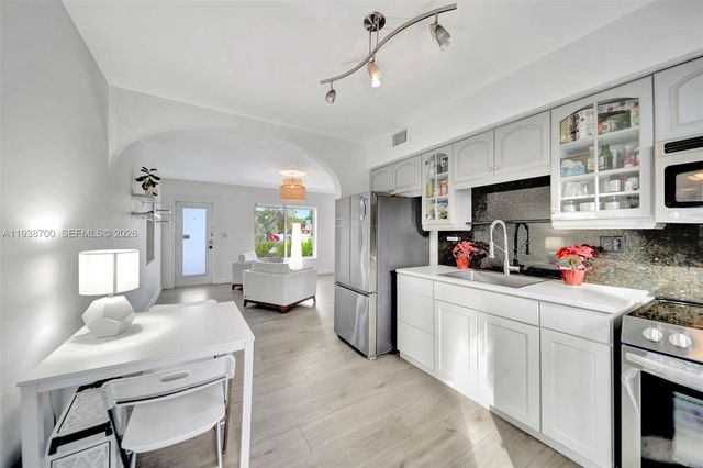 2304 SE 13th Ct, Pompano Beach, FL 33062