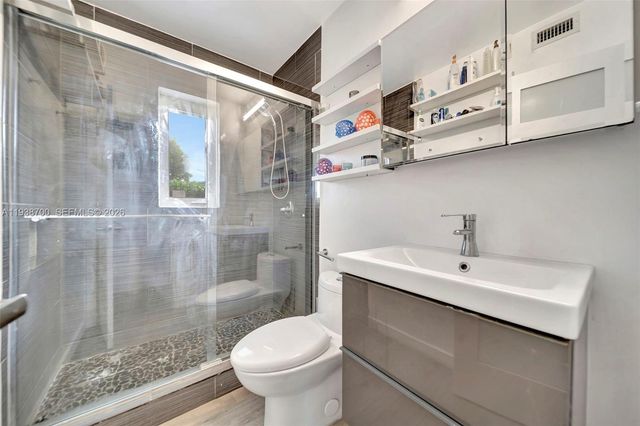 2304 SE 13th Ct, Pompano Beach, FL 33062