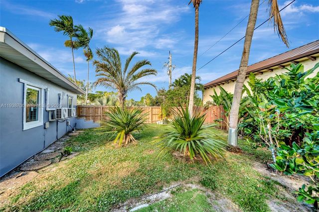 2304 SE 13th Ct, Pompano Beach, FL 33062