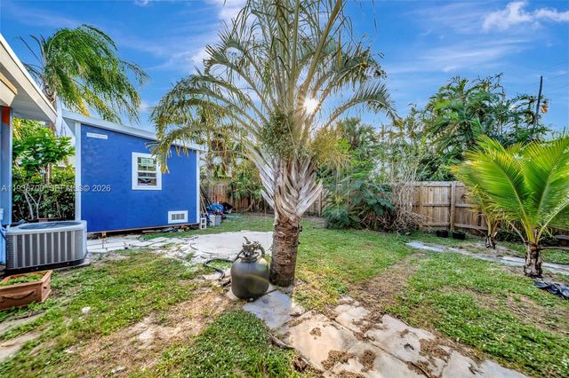 2304 SE 13th Ct, Pompano Beach, FL 33062