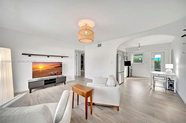 2304 SE 13th Ct, Pompano Beach, FL 33062