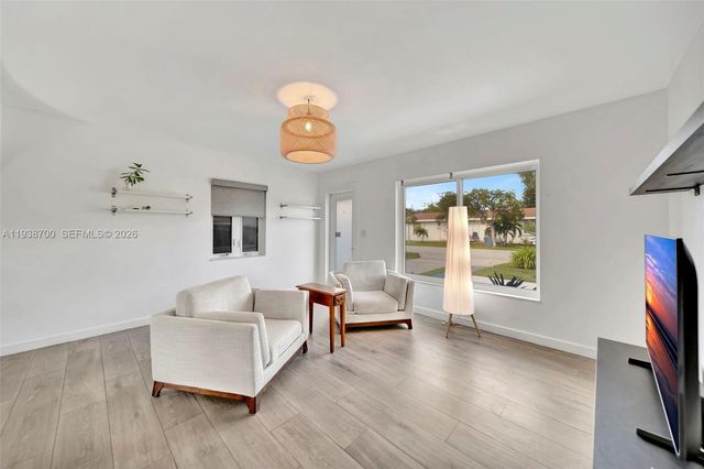 2304 SE 13th Ct, Pompano Beach, FL 33062