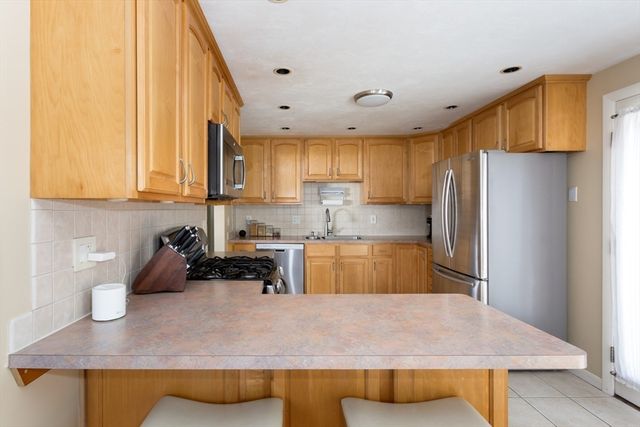 12 Harborwood Dr, Franklin, MA 02038