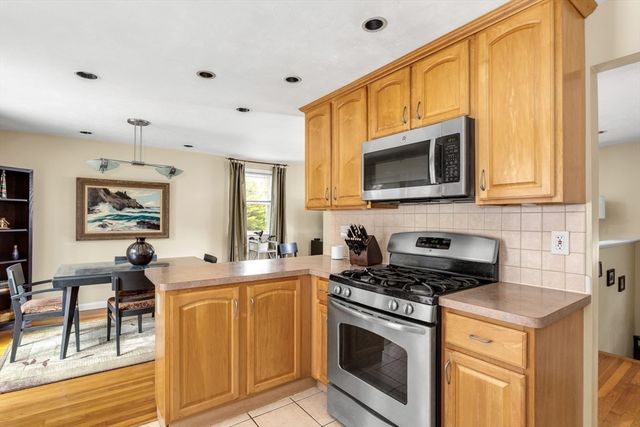 12 Harborwood Dr, Franklin, MA 02038