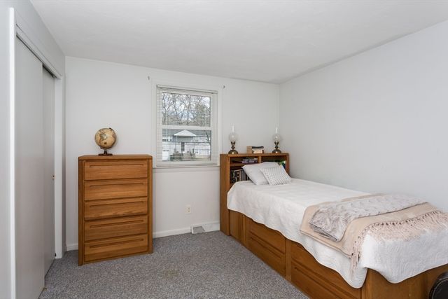 12 Harborwood Dr, Franklin, MA 02038