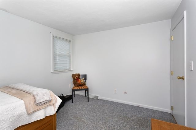 12 Harborwood Dr, Franklin, MA 02038