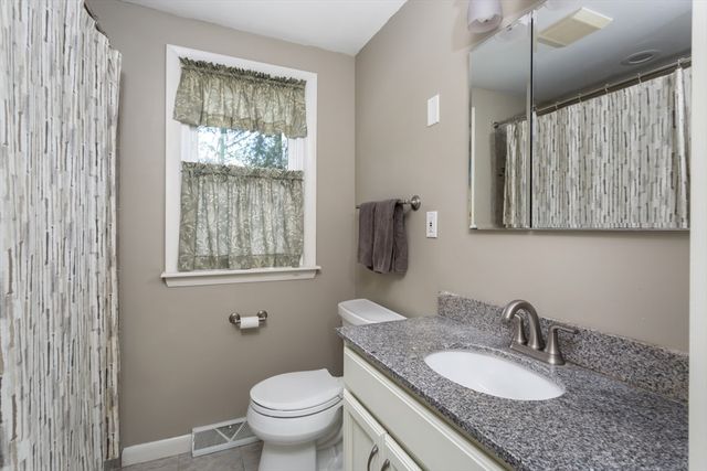 12 Harborwood Dr, Franklin, MA 02038