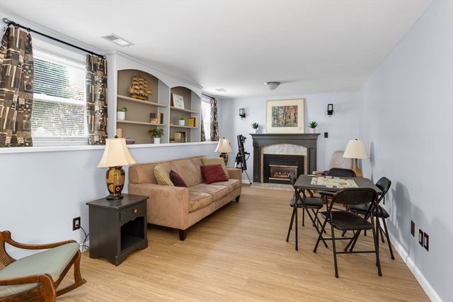 12 Harborwood Dr, Franklin, MA 02038