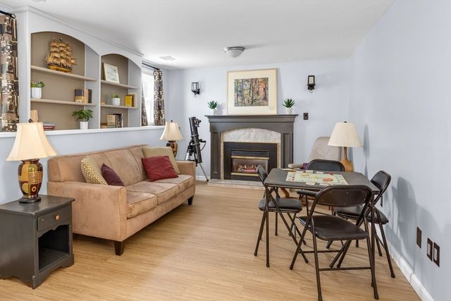 12 Harborwood Dr, Franklin, MA 02038