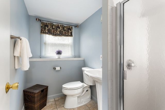 12 Harborwood Dr, Franklin, MA 02038