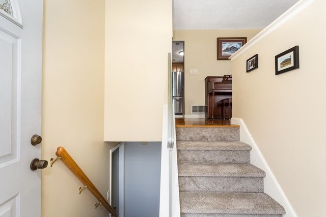 12 Harborwood Dr, Franklin, MA 02038