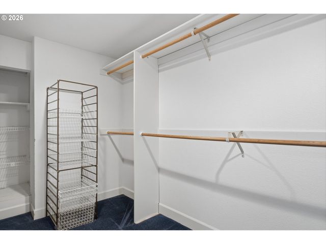3750 UPPER Dr, Lake Oswego, OR 97035